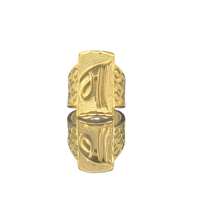 DIVYORO THE "MAA" HONEYCOMB SIGNET RING