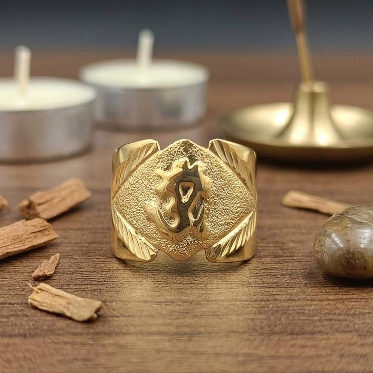 DIVYORO THE TEXTURED EYE-FRAME OM RING
