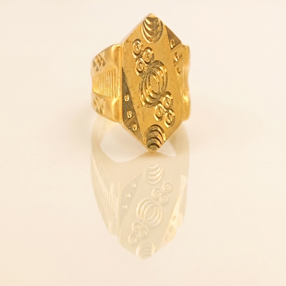 DIVYORO HALO-RIMMED OPENWORK OM RING