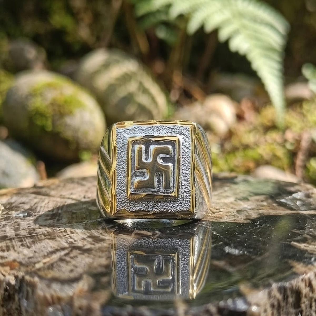 DIVYORO TWO-TONE SQUARE SWASTIKA SIGNET RING