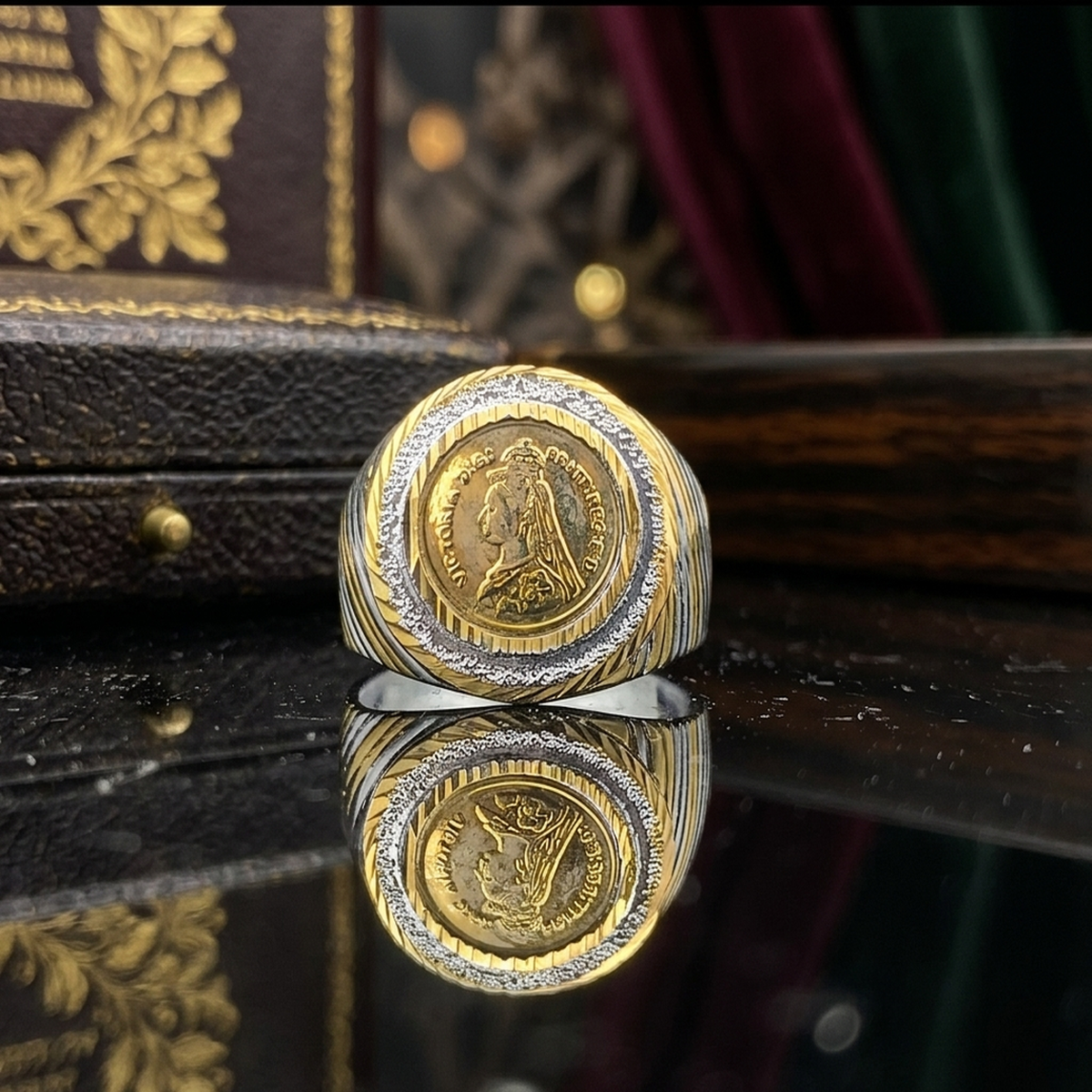 DIVYORO TWO-TONE SOVEREIGN COIN SIGNET RING