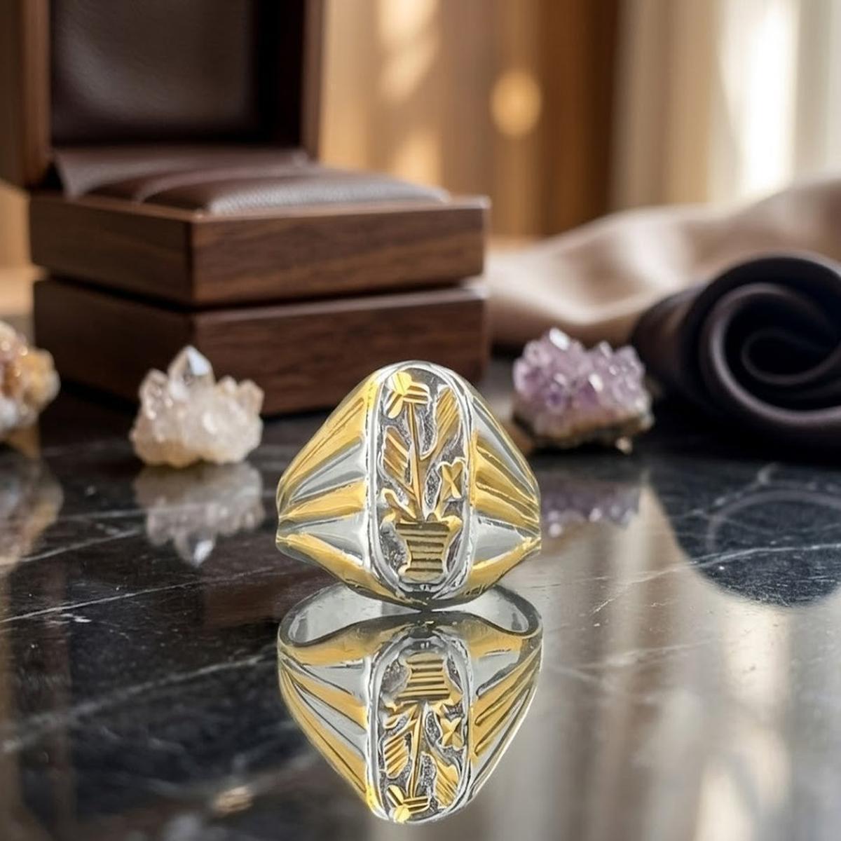 DIVYORO TWO-TONE SCULPTED FLORAL VASE SIGNET
