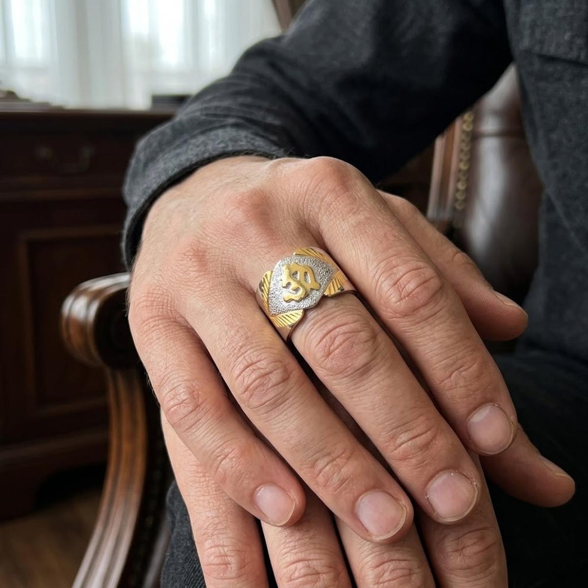 DIVYORO TWO-TONE OM DIAMOND-SHIELD SIGNET RING