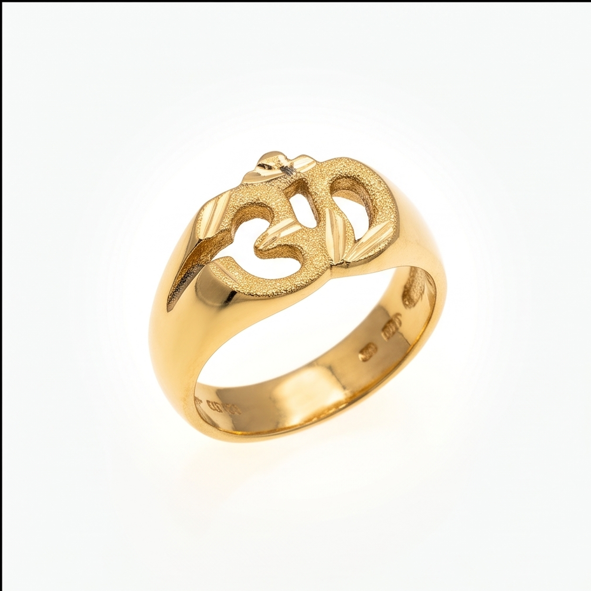 DIVYORO CUTOUT OM SYMBOL GOLD RING