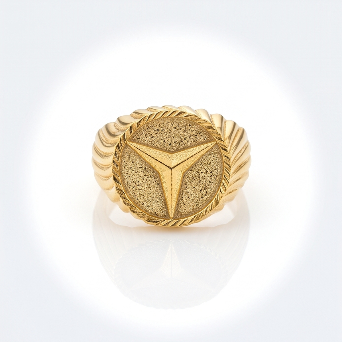 DIVYORO THREE-POINTED STAR GOLD SIGNET RING