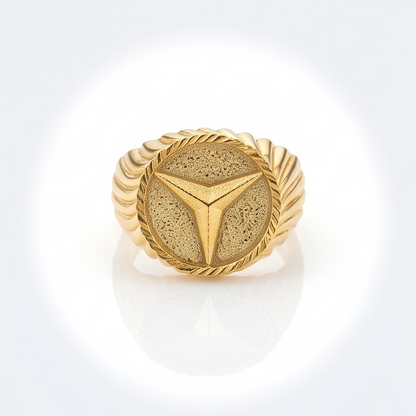 DIVYORO THREE-POINTED STAR GOLD SIGNET RING