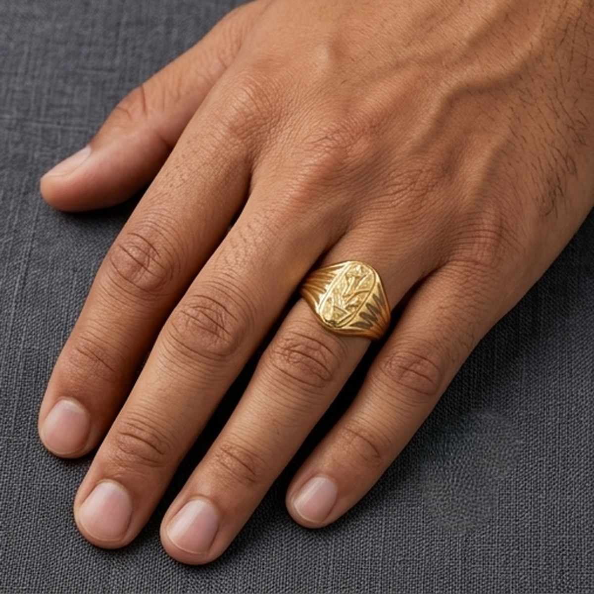 DIVYORO FLORAL PLANTER GOLD SIGNET RING