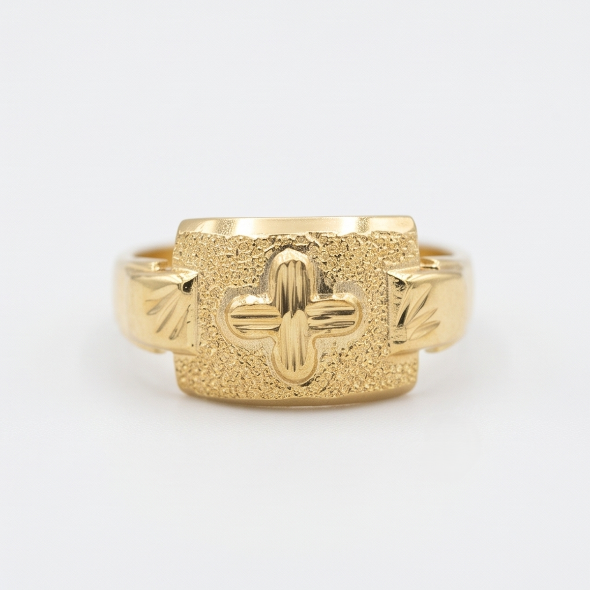 DIVYORO TEXTURED CROSS RING