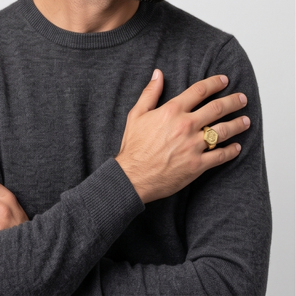DIVYORO TEXTURED SIGNET RING