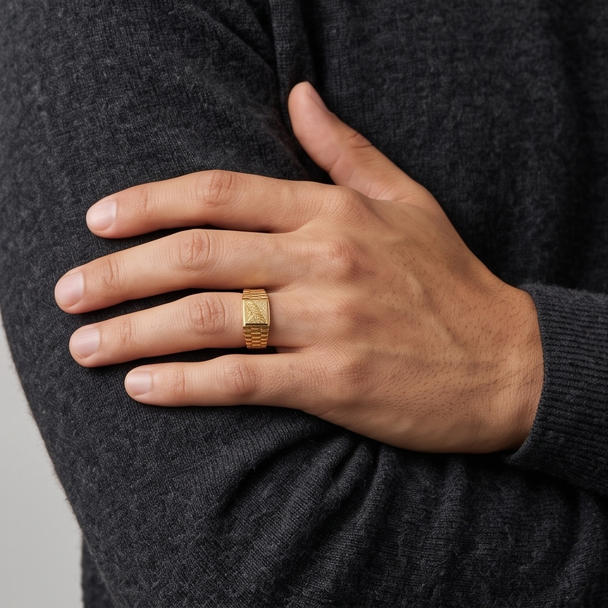 DIVYORO RIBBED BAND RING