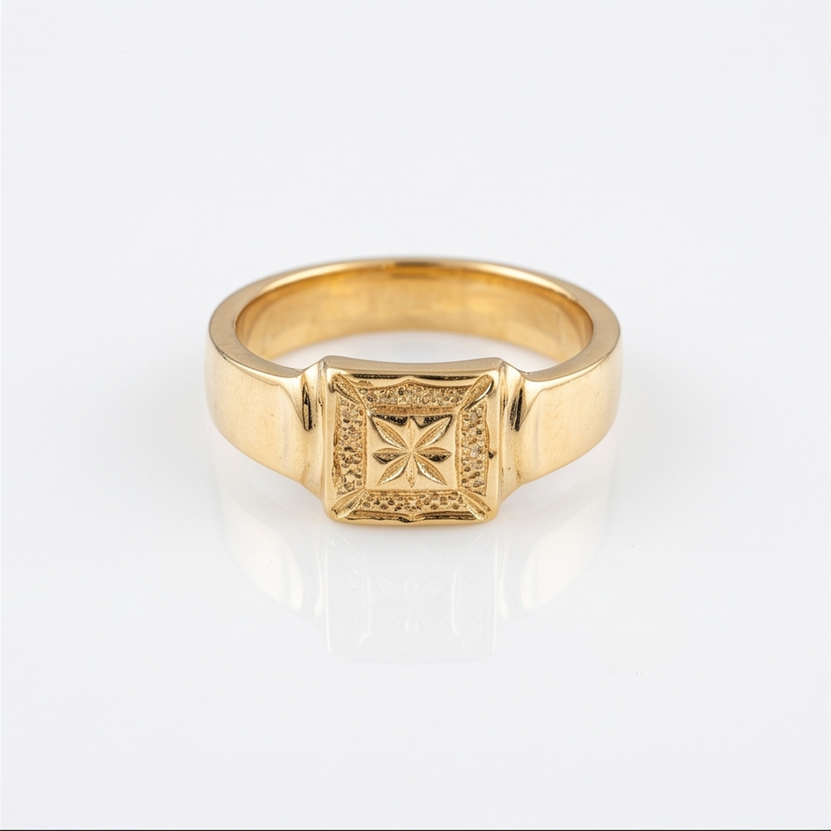 DIVYORO STAR SIGNET RING