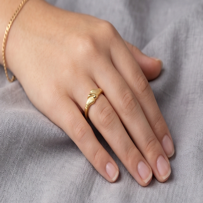 DIVYORO FEMALE TEXTURED WAVE RING