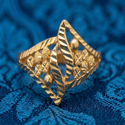 DIVYORO TEXTURED DIAMOND-PATTERN GOLD RING