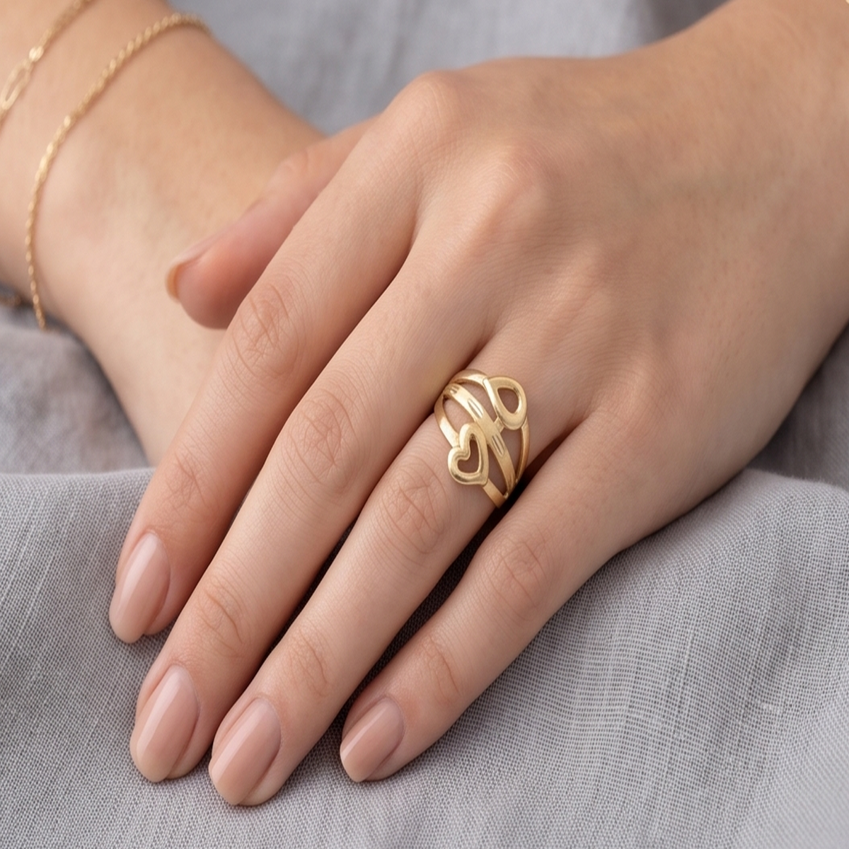 DIVYORO FEMALE HEART SHAPE RING