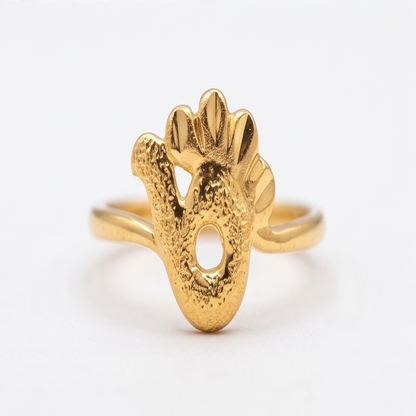DIVYORO STYLIZED PEACOCK-MOTIF GOLD RING