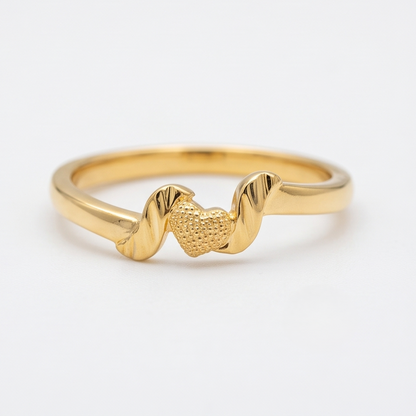 DIVYORO PETITE TEXTURED HEART GOLD RING