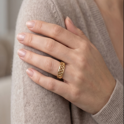DIVYORO MODERN LINK GOLD RING