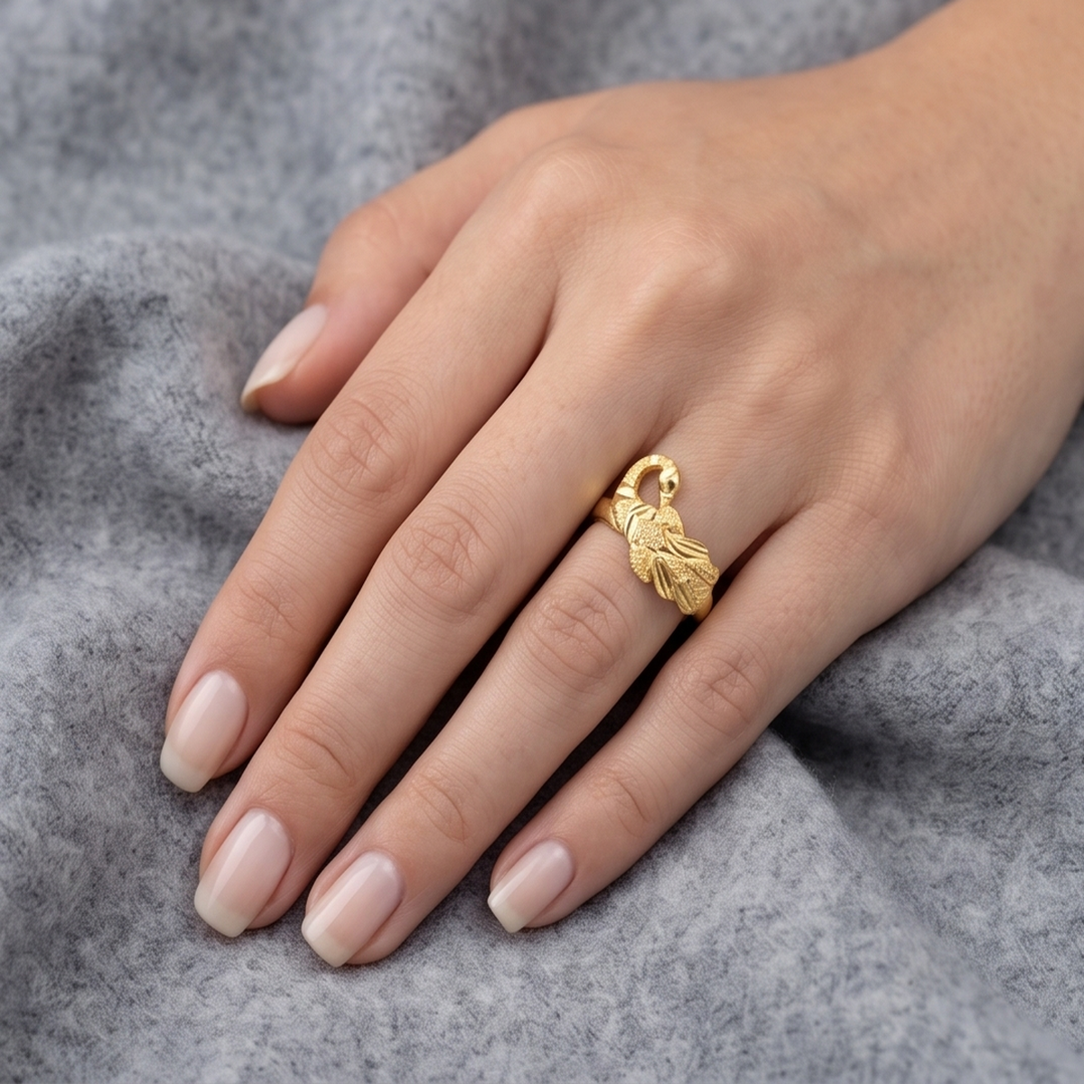 DIVYORO ABSTRACT WAVE GOLD RING
