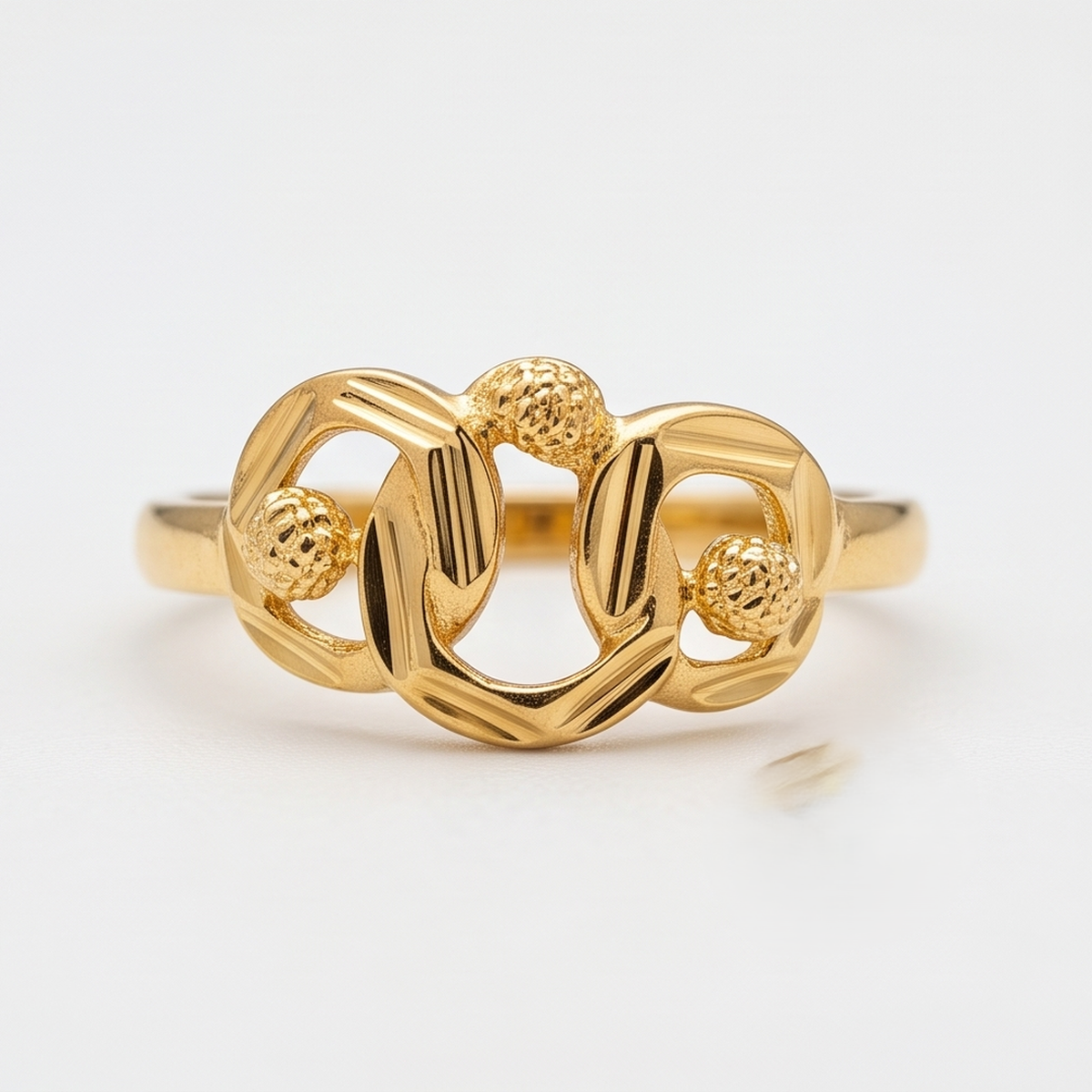 DIVYORO PIERCED BAND GOLD RING