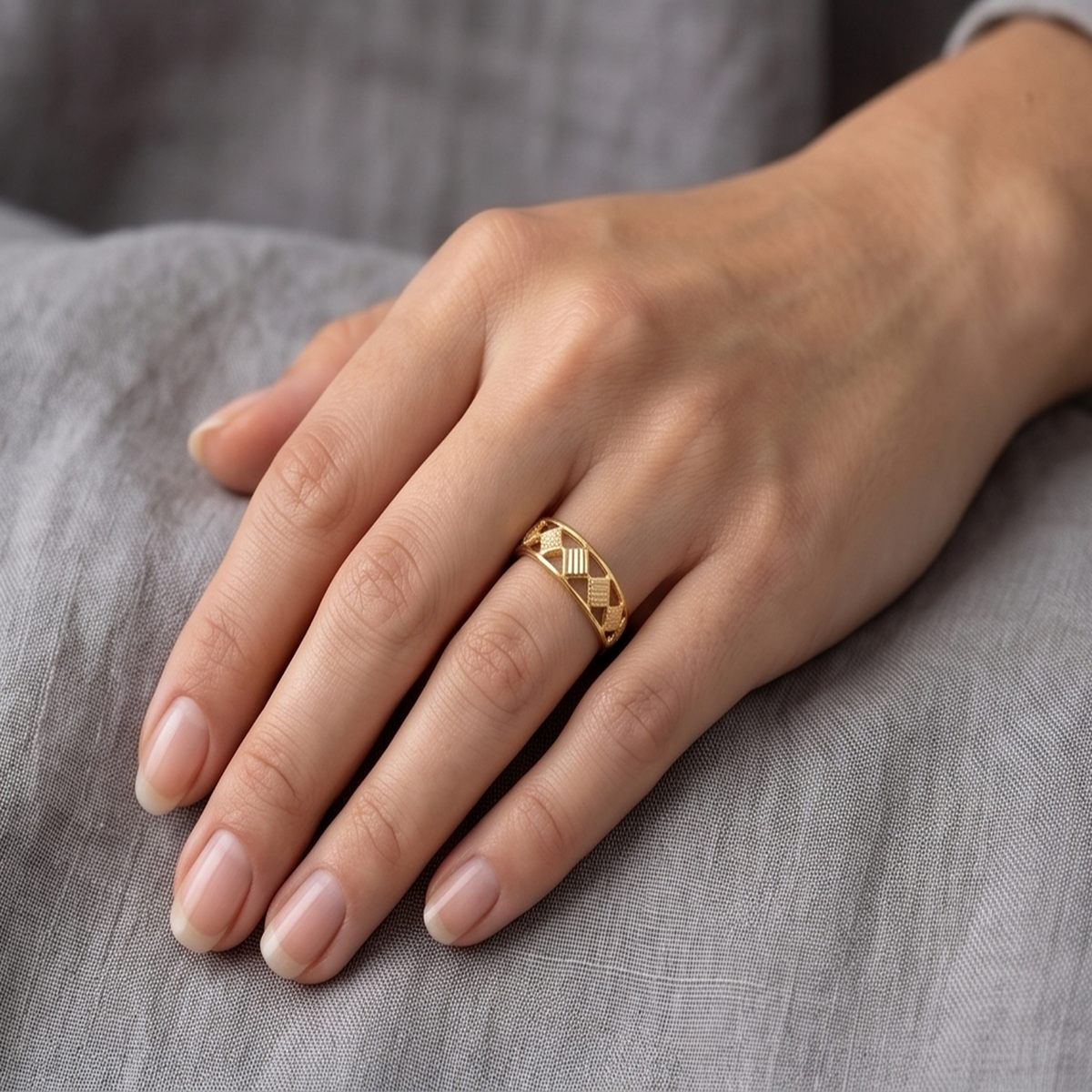 DIVYORO FEMALE GEOMETRIC LATTICE RING