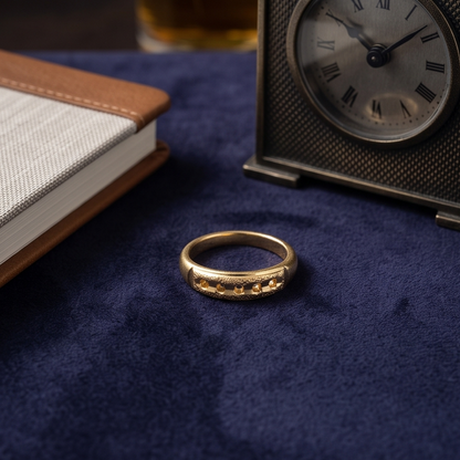 DIVYORO MINIMALIST CUTOUT GOLD RING