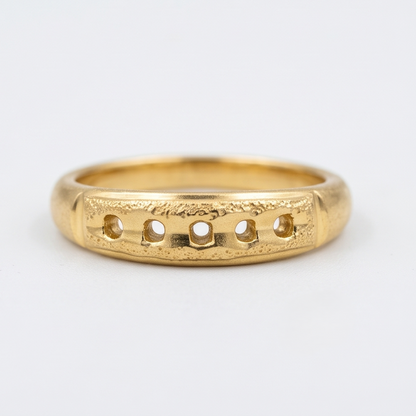 DIVYORO MINIMALIST CUTOUT GOLD RING
