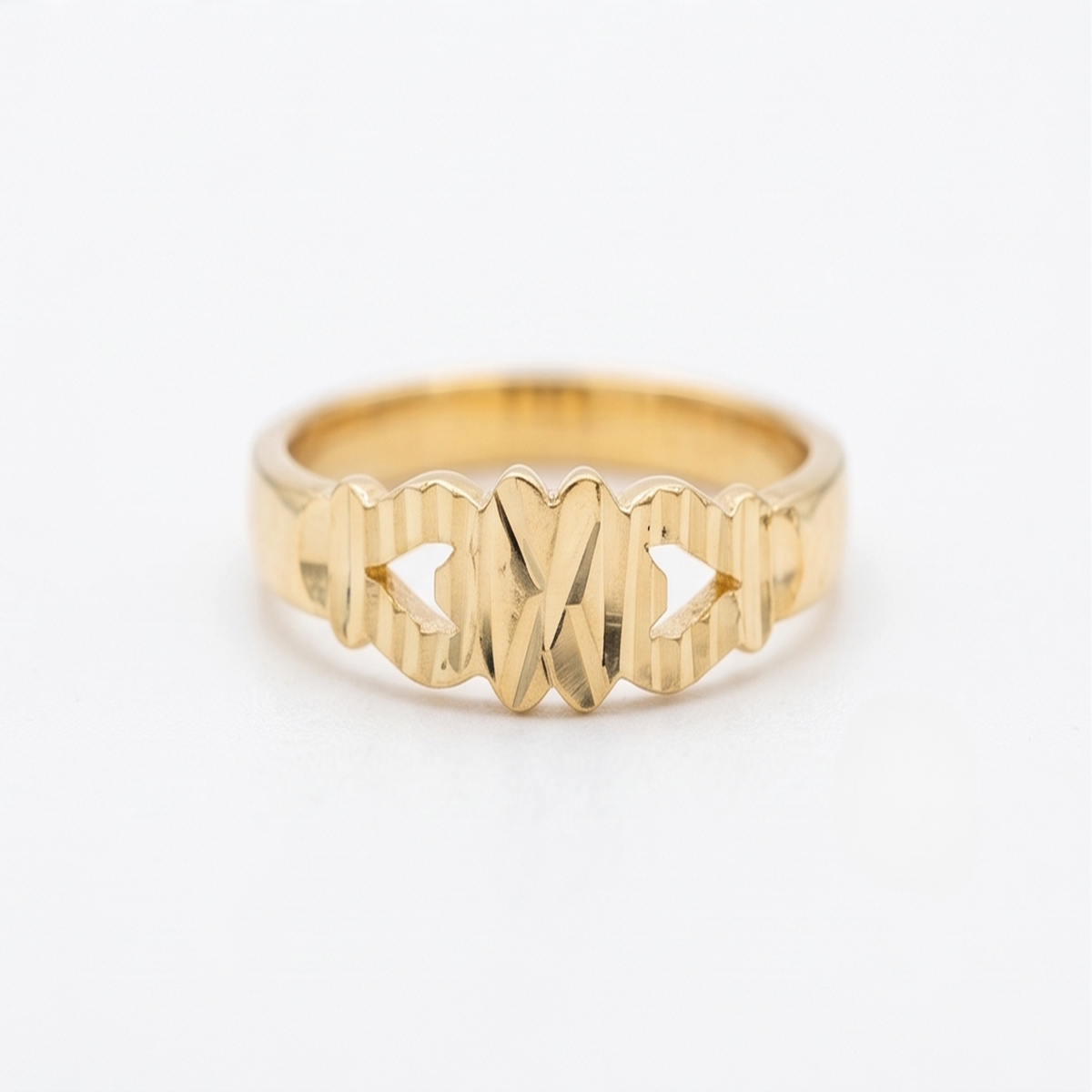 DIVYORO PATTERNED OVAL GOLD RING