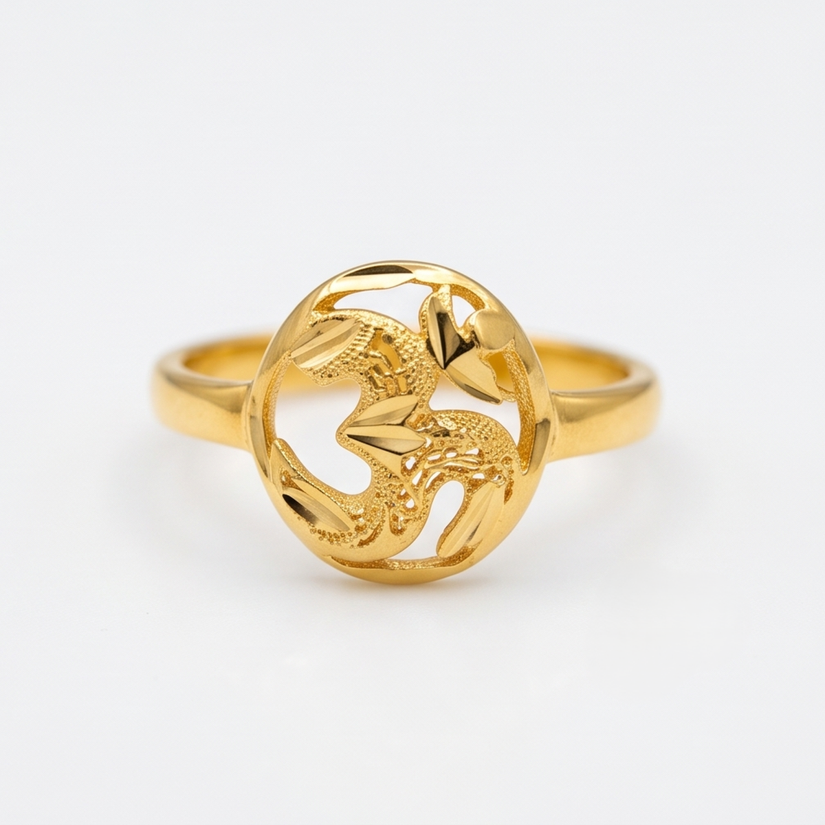 DIVYORO TEXTURED LEAF GOLD RING