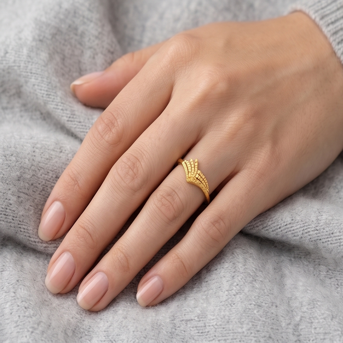 DIVYORO FILIGREE PATTERN GOLD RING