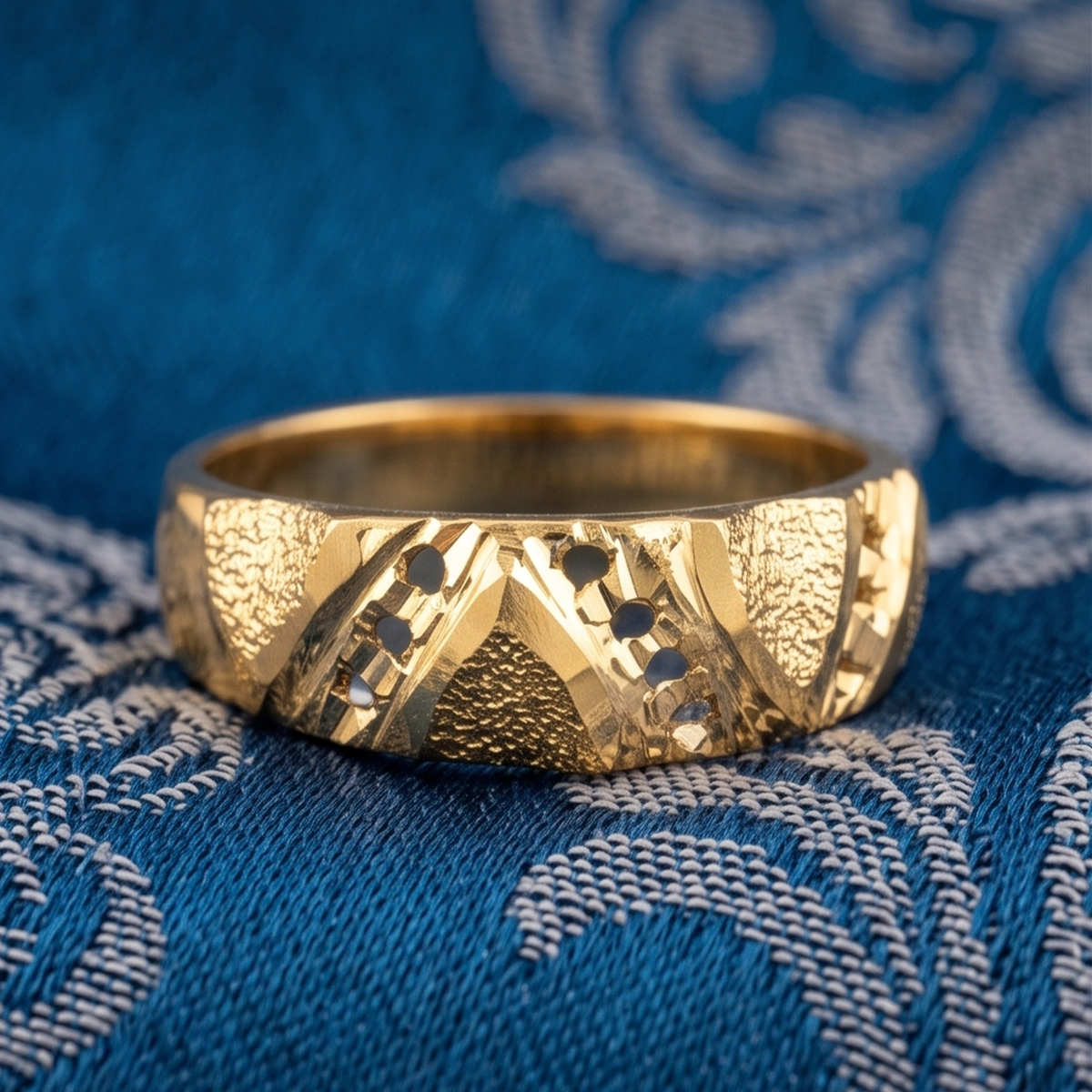 DIVYORO FEMALE TEXTURED CUT-OUT RING