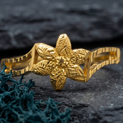 DIVYORO FLORAL GOLD RING