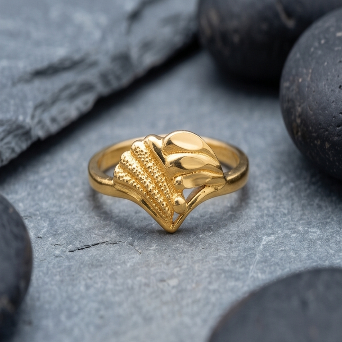 DIVYORO TEXTURED FEATHER GOLD RING