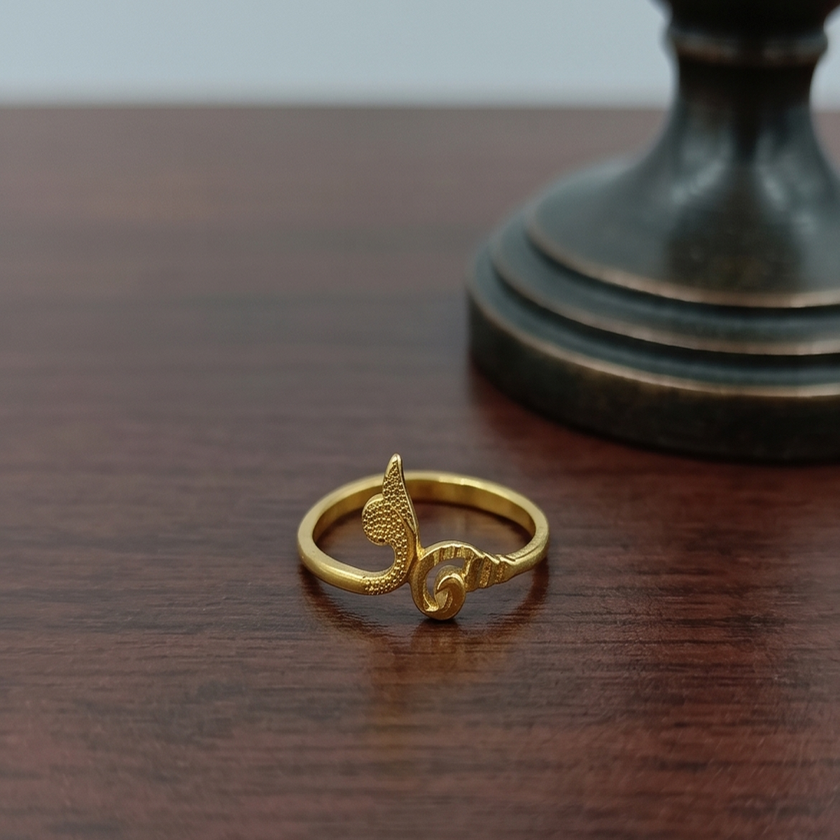 DIVYORO ENAMEL SPOT GOLD RING