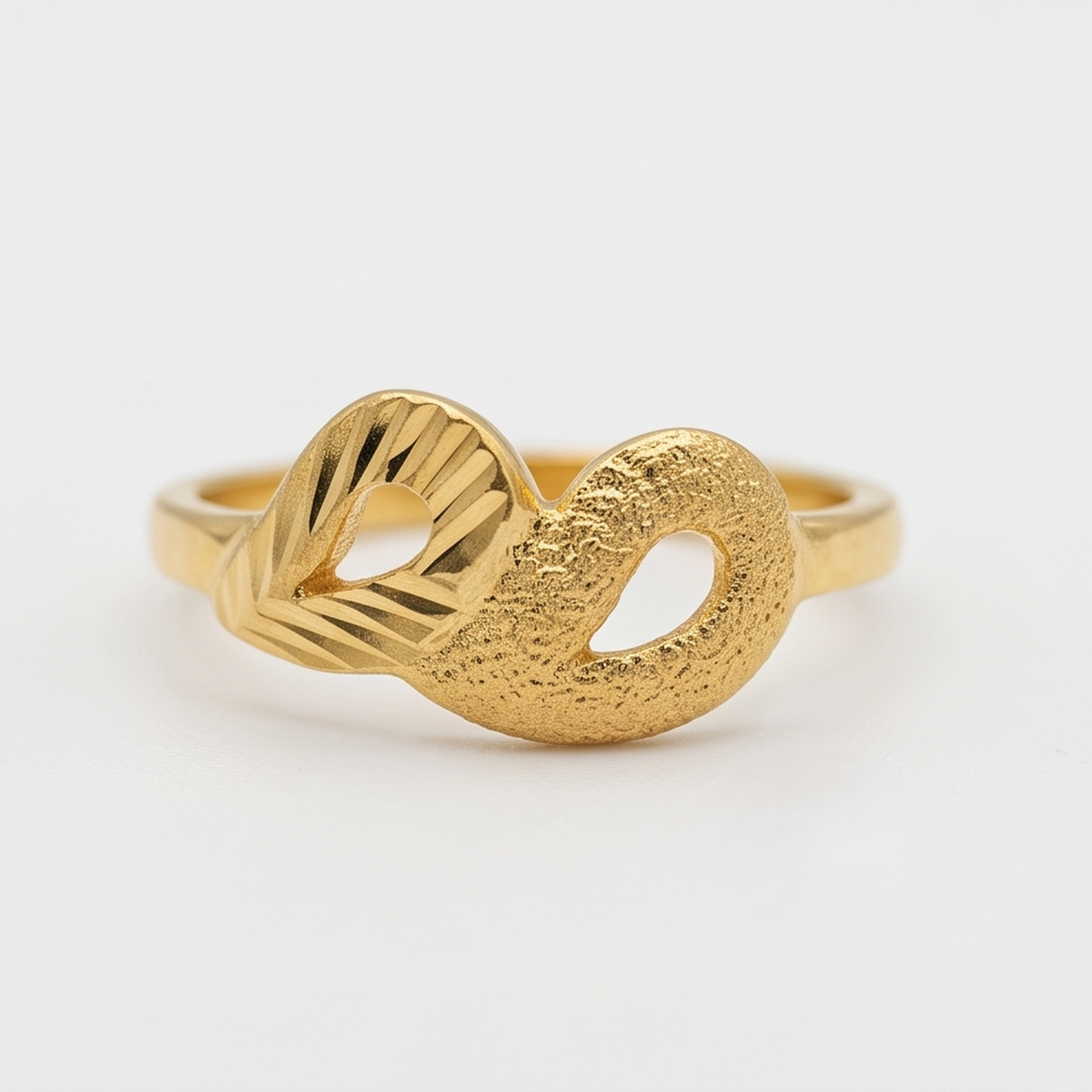 DIVYORO RED ACCENT GOLD RING