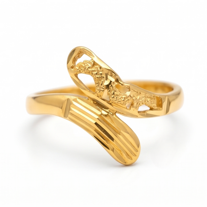 DIVYORO TEXTURED BLADE GOLD RING
