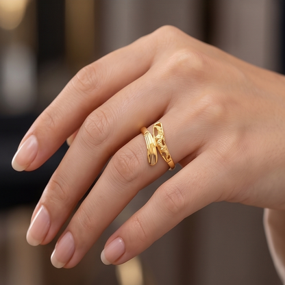 DIVYORO TEXTURED BLADE GOLD RING