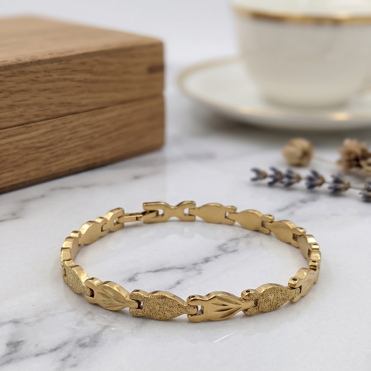 DIVYORO MEERA FEMALE BRACELET