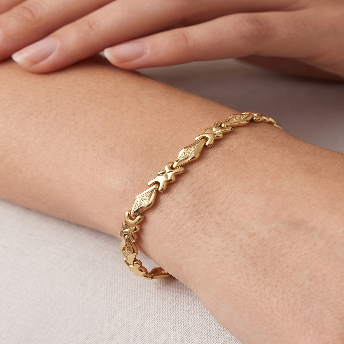 DIVYORO BELLA FEMALE BRACELET