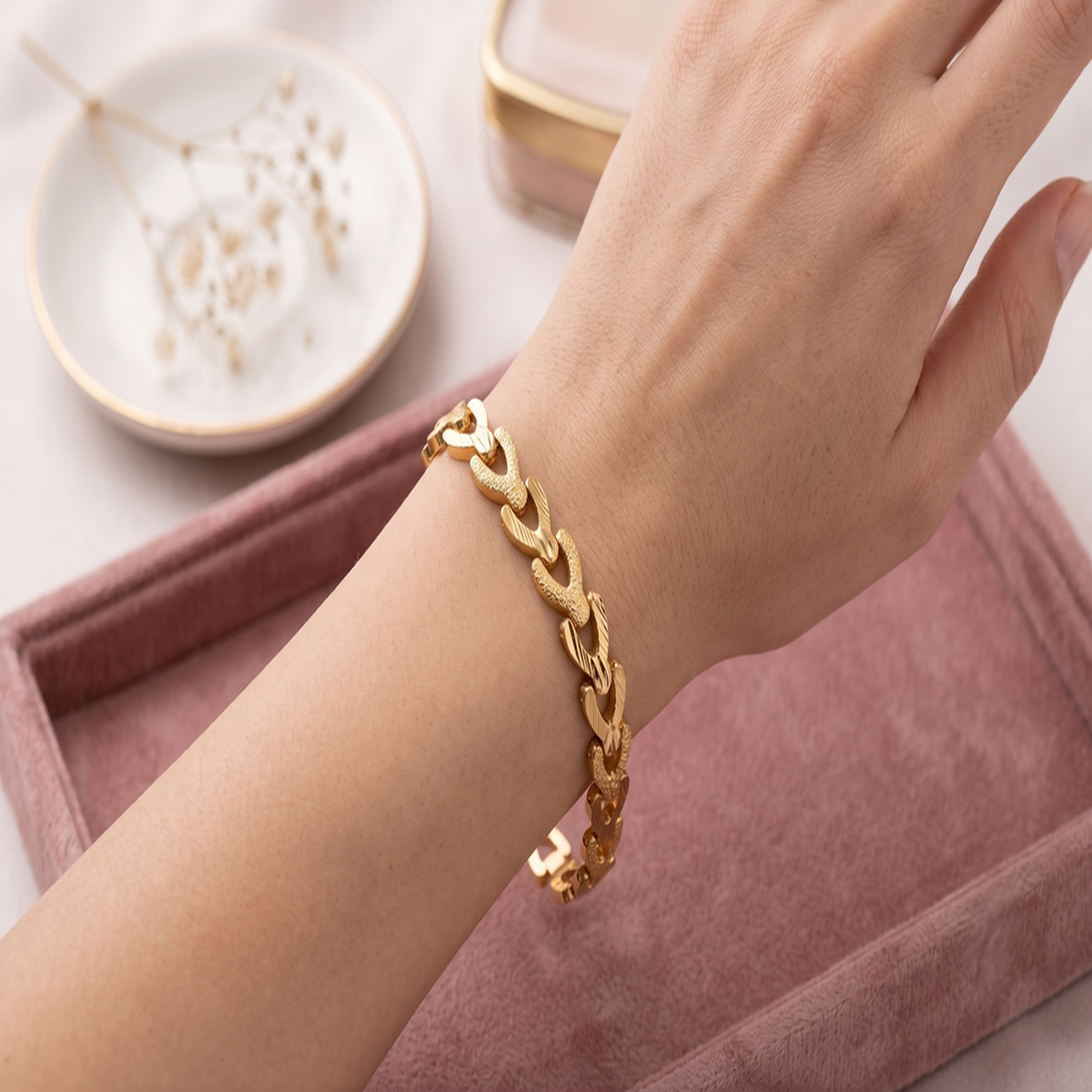 DIVYORO SERENE FEMALE BRACELET