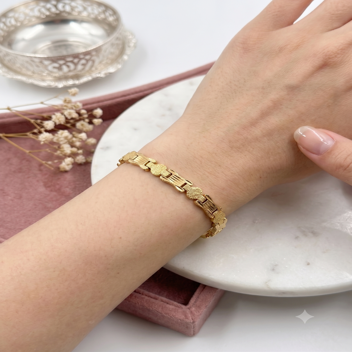 DIVYORO MIRA FEMALE BRACELET