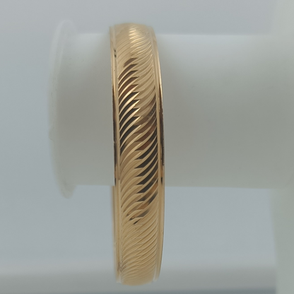 DIVYORO DIAGONAL SWIRL-CUT GOLD KADA