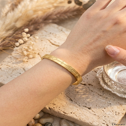 DIVYORO ROMANTIC GOLD KADA FEATURING EKG HEARTBEAT PATTERN