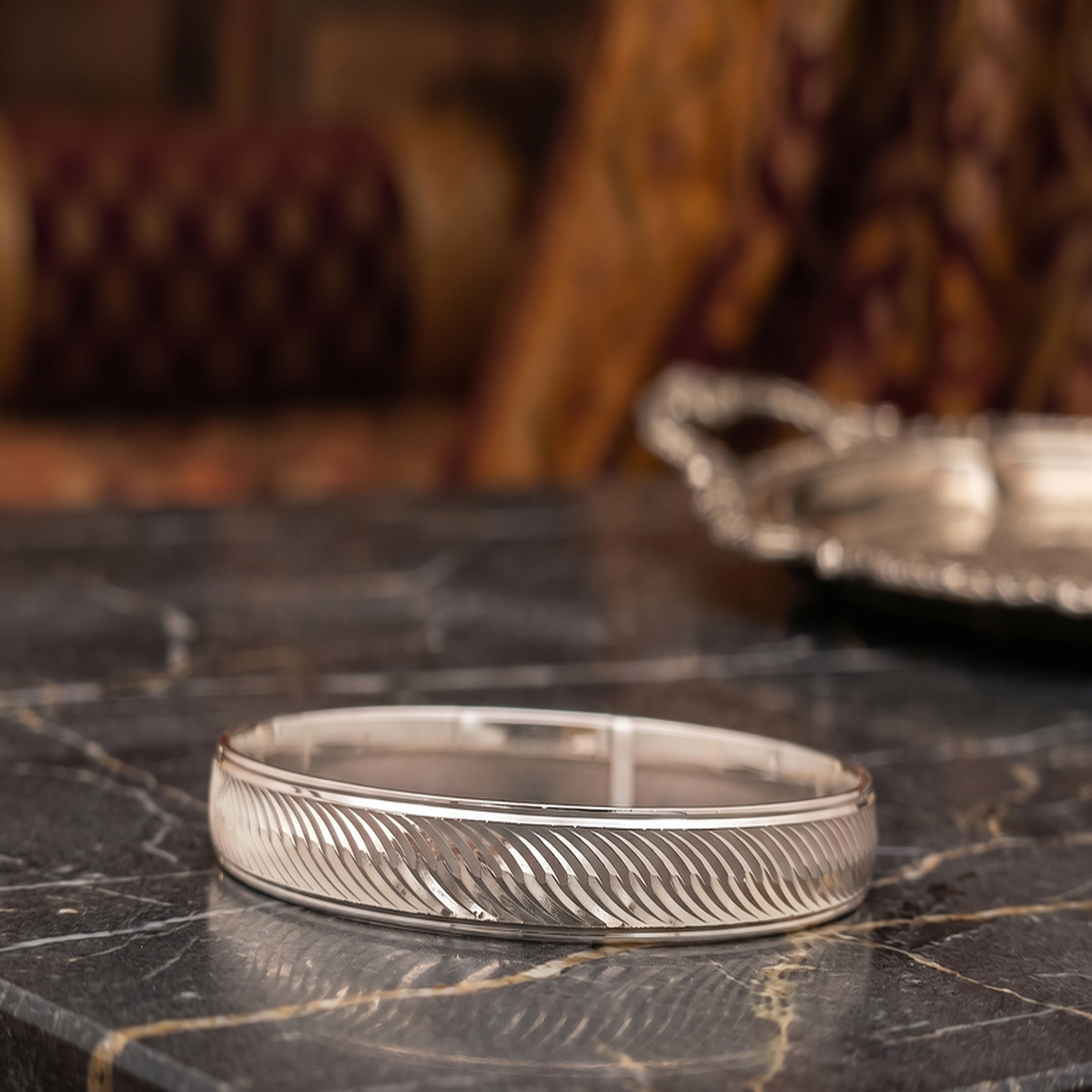 DIVYORO MODERN SPIRAL-ETCHED SILVER-TONE KADA