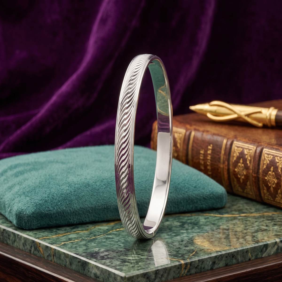 DIVYORO MODERN SPIRAL-ETCHED SILVER-TONE KADA