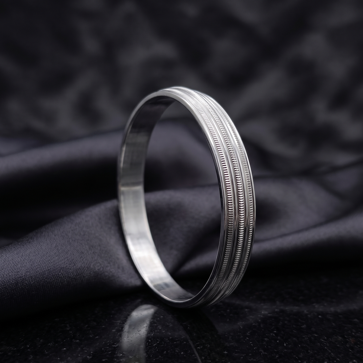 DIVYORO CLASSIC SILVER-TONE TEXTURED BAND KADA