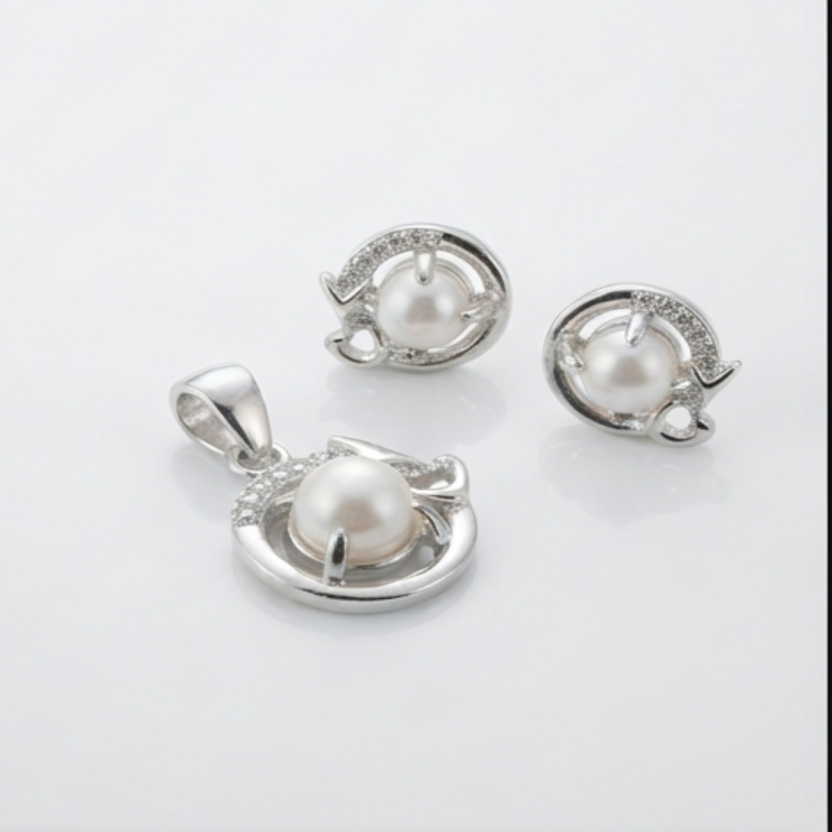 DIVYORO ETERNAL PEARL EMBRACE SET