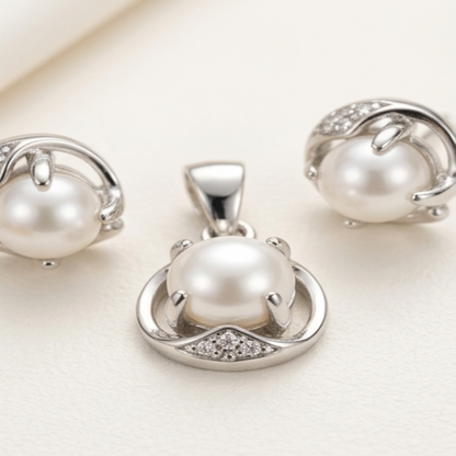DIVYORO ETERNAL HALO PEARL SET