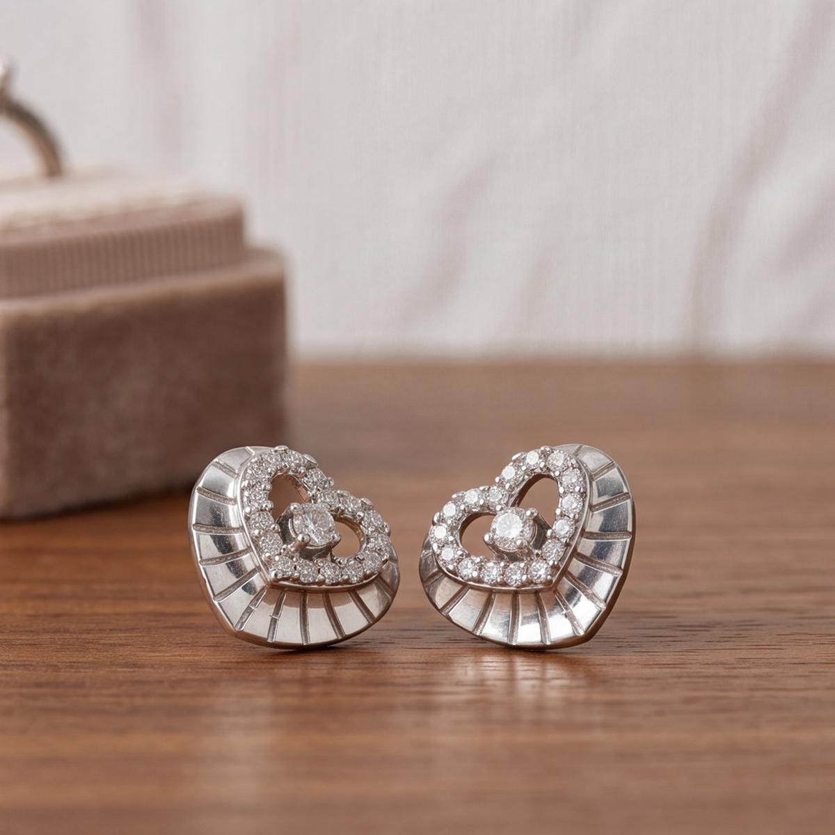 DIVYORO HEART RADIANCE STUD EARRING
