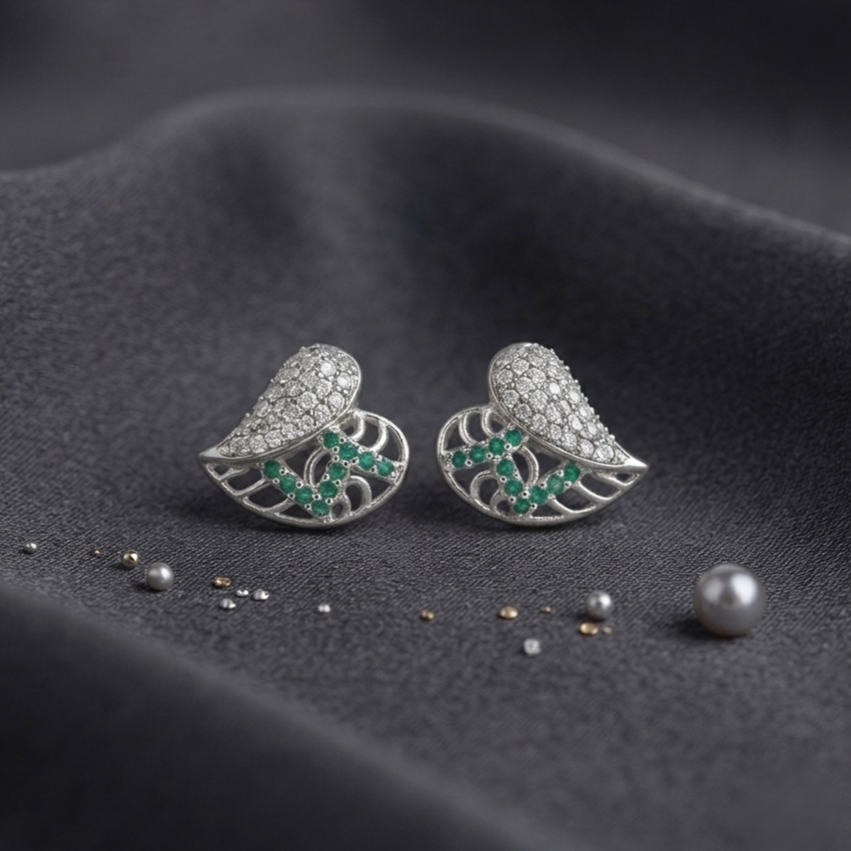 DIVYORO LEAF SPARK EARRING
