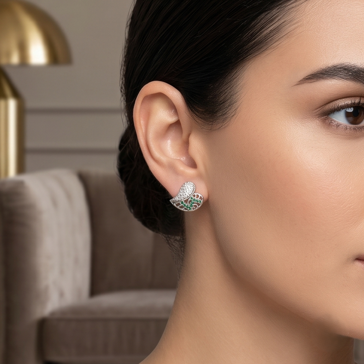DIVYORO LEAF SPARK EARRING